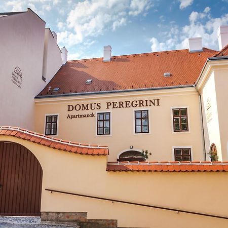 Domus Peregrini Apartmanok Gyor Exterior photo