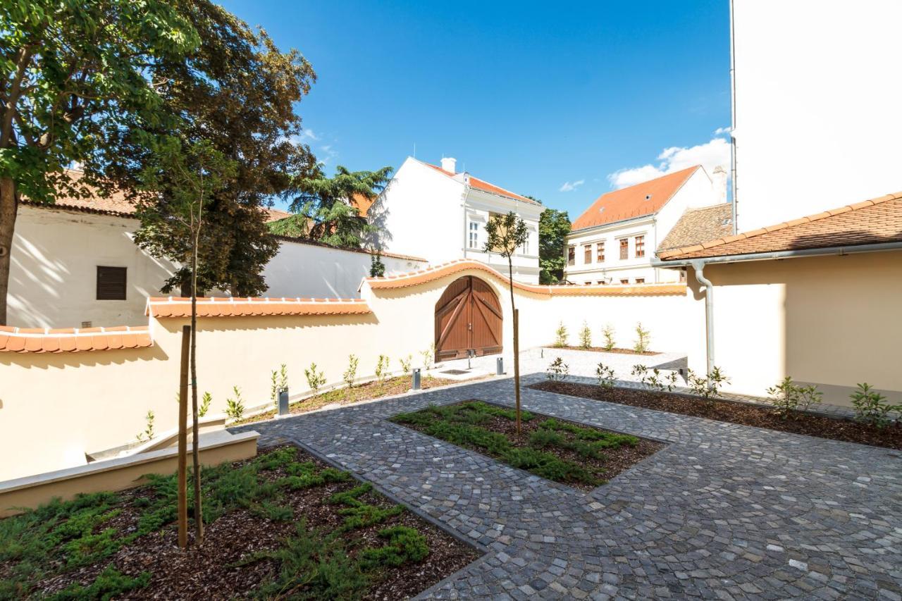 Domus Peregrini Apartmanok Gyor Exterior photo