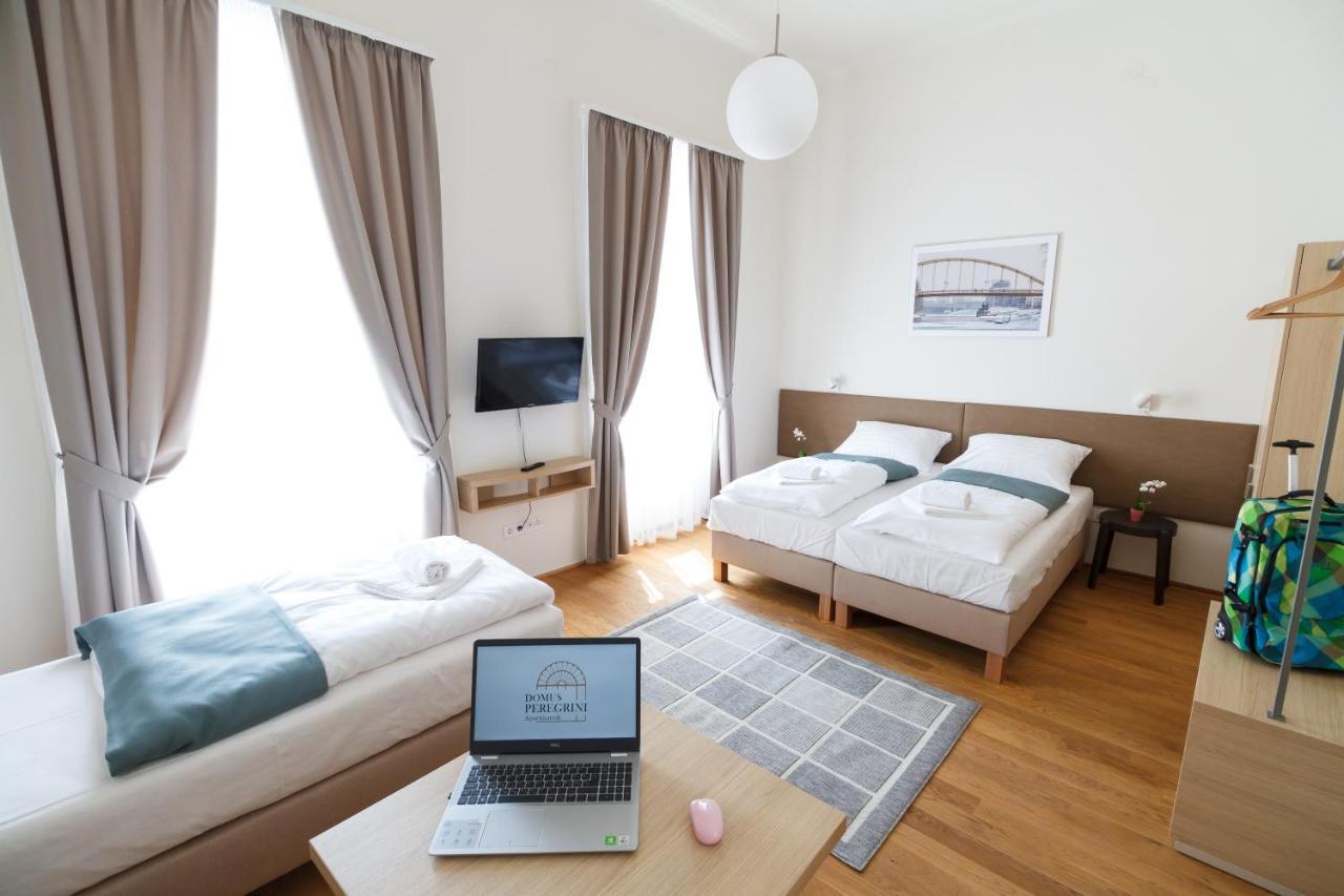 Domus Peregrini Apartmanok Gyor Exterior photo