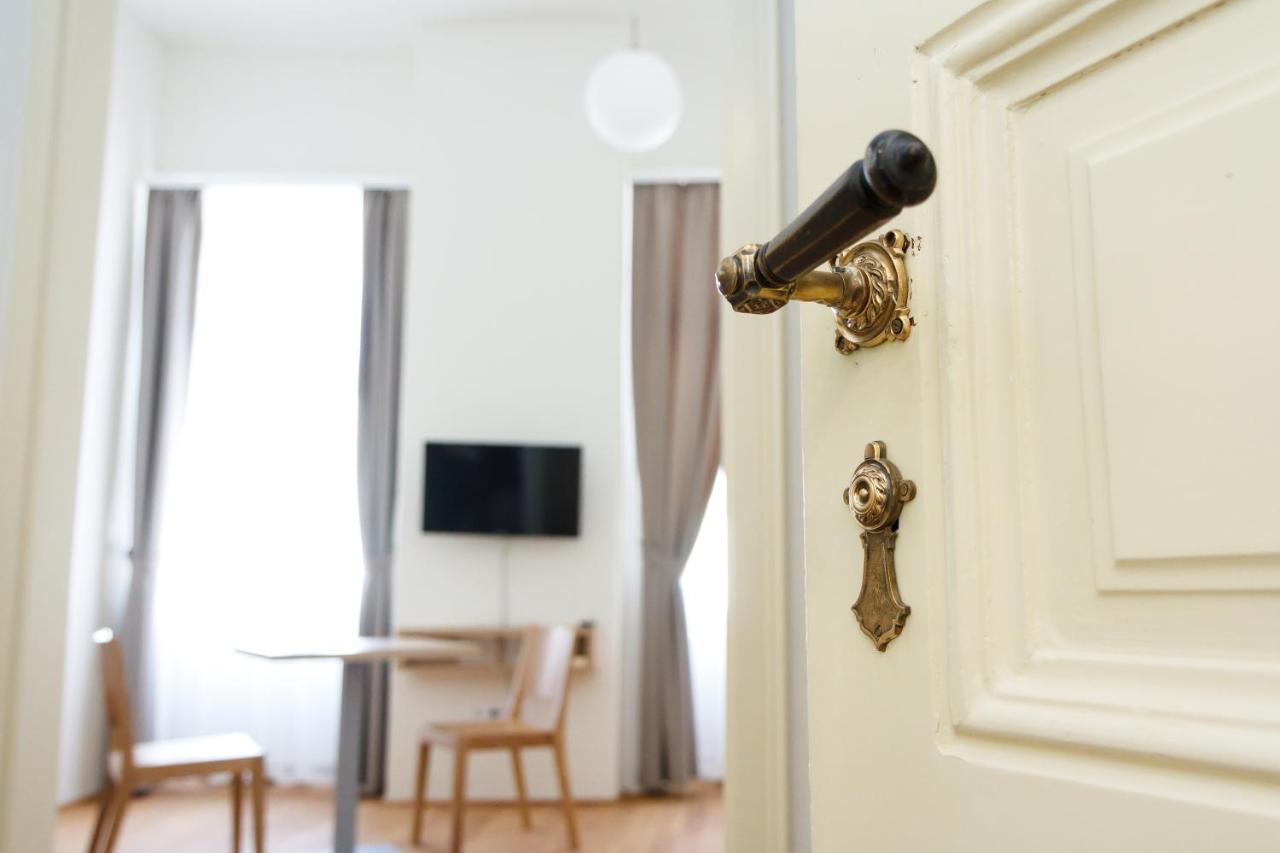 Domus Peregrini Apartmanok Gyor Exterior photo