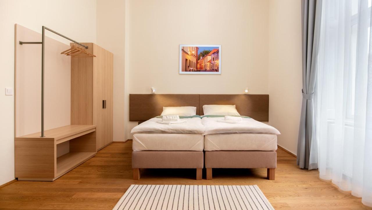 Domus Peregrini Apartmanok Gyor Exterior photo