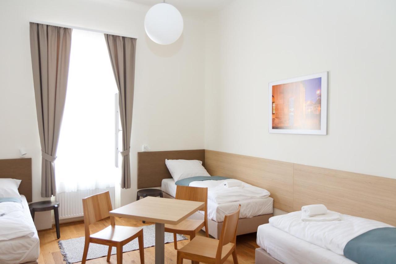 Domus Peregrini Apartmanok Gyor Exterior photo